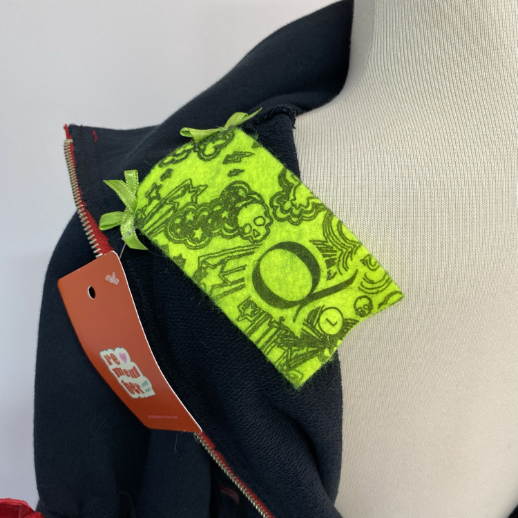 Q - Öpücük Desenli Tasarım Elbise