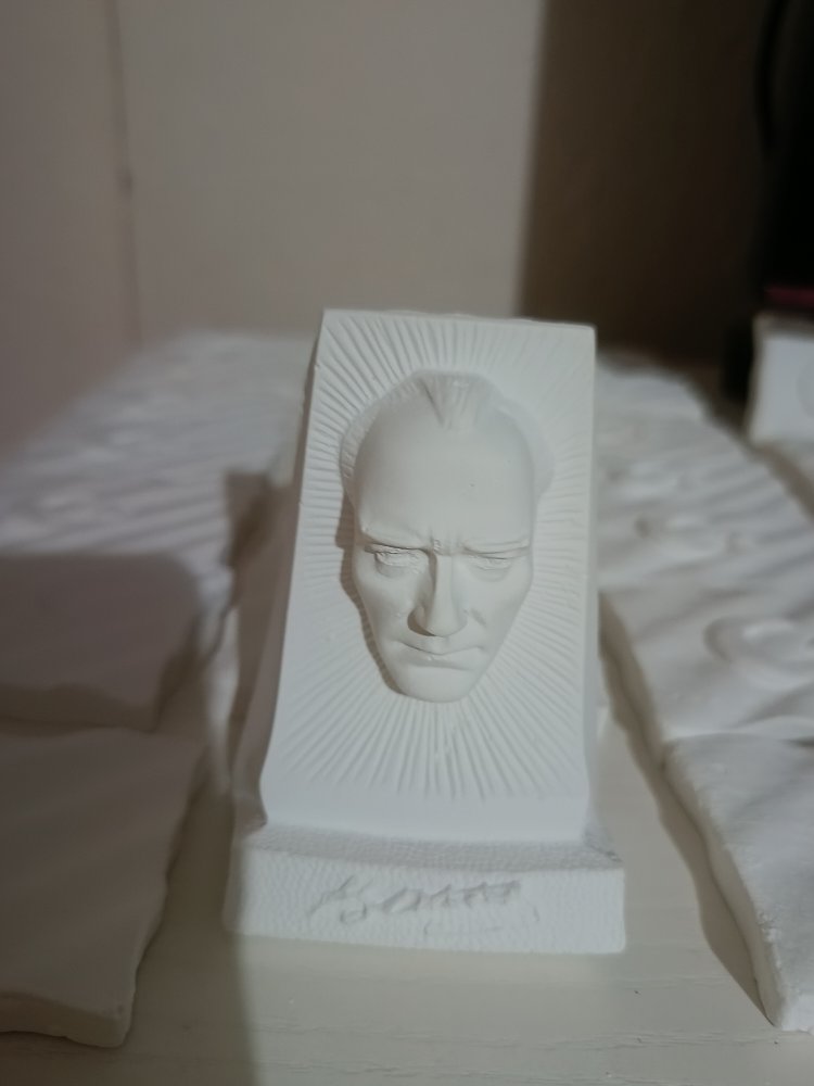 Atatürk büstü tek obje