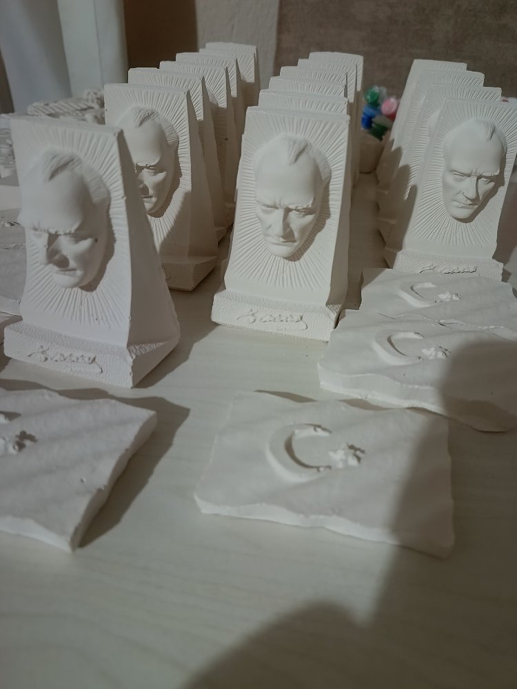 Atatürk büstü tek obje