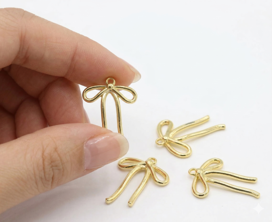 Fiyonk Charm
