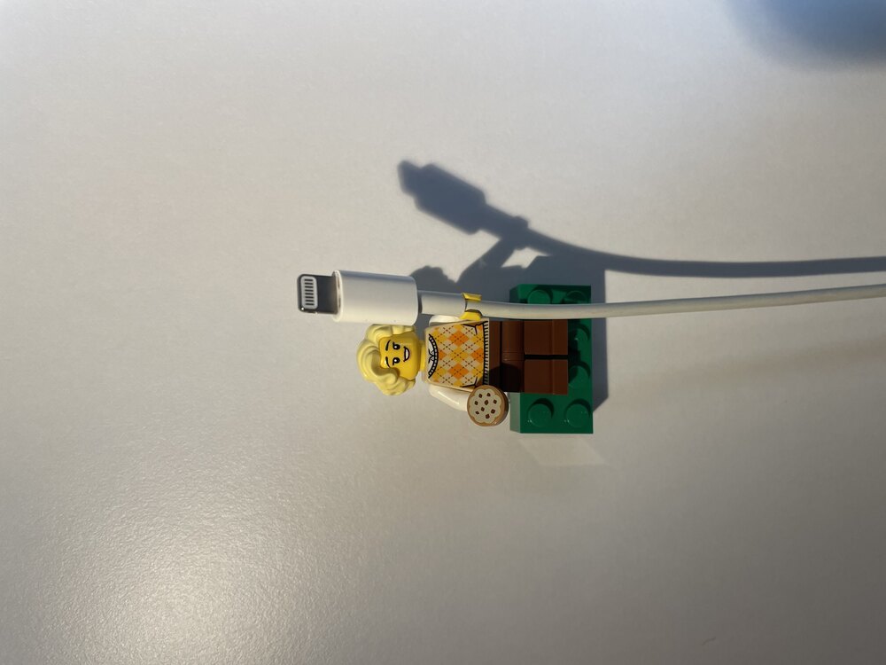 Lego Minifigürlü Kablo Tutucu