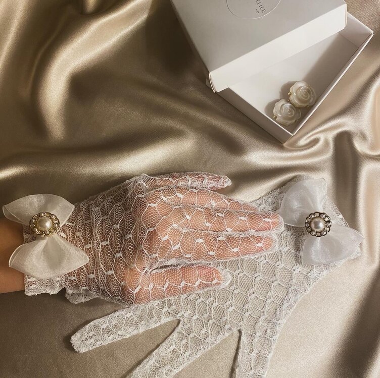 Lady Pearl-white