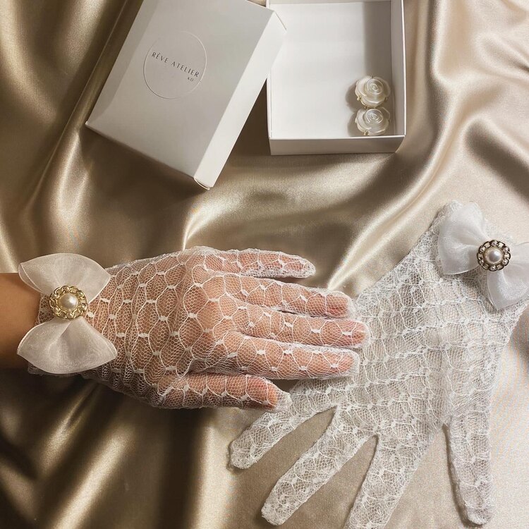 Lady Pearl-white