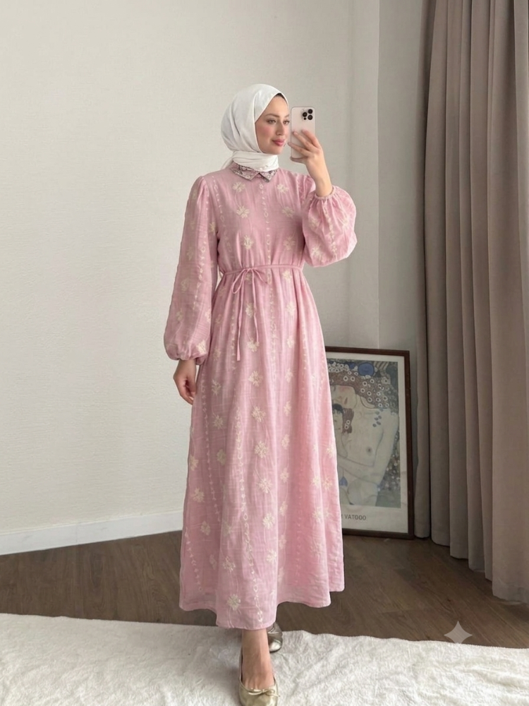 Bel Bağlamalı Nakış Detaylı Tensel Elbise - Pembe