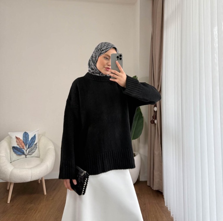 Oversize Bisiklet Yaka Tesettür Kazak - Siyah