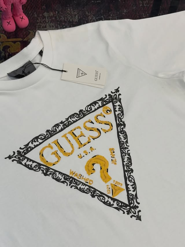 GUESS Premium T-Shirt