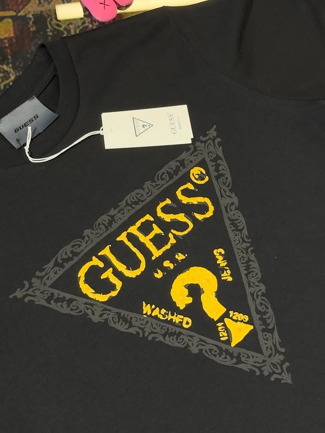 GUESS Premium T-Shirt