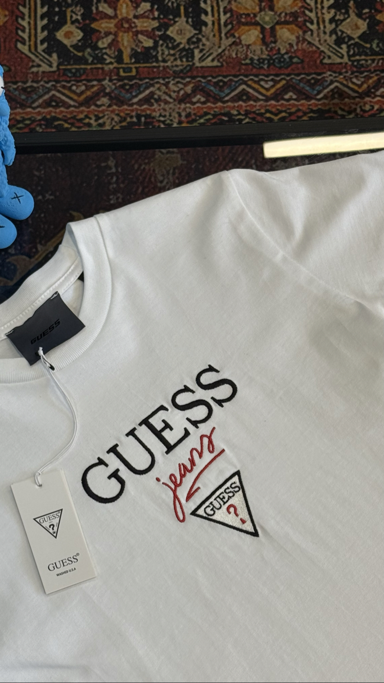 GUESS Premium T-Shirt
