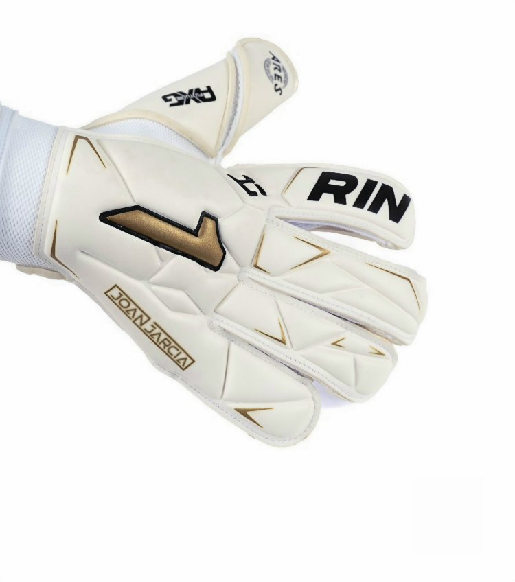 RİNAT ARES PRO (Joan Garcia)