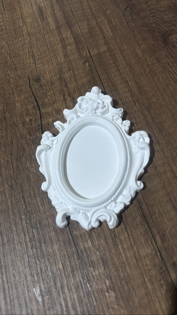 Küçük Oval Çerçeve 