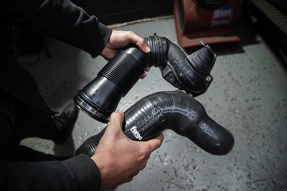 Forge Motorsport VAG 1.0 TSI 2022- için Turbo Inlet Adaptor kırmızı FMTIA13-RED