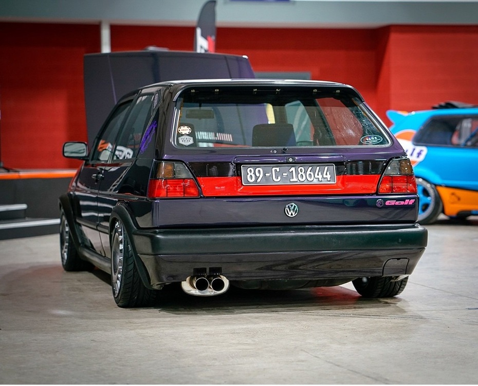 Vw Golf II 1987-1991 Arka panel kaplaması siyah-kırmızı Team Heko 01058 