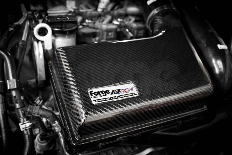 FORGE MOTORSPORT 1.2 ve 1.4 VAG Yüksek Akışlı Karbon Emme Kiti kırmızı FMINDK14-RED