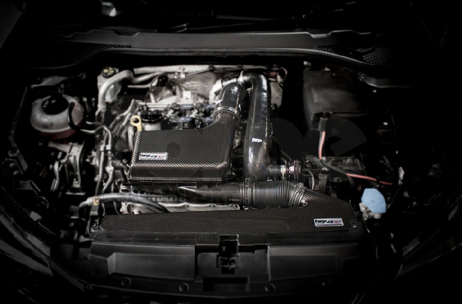 FORGE MOTORSPORT 1.2 ve 1.4 VAG Yüksek Akışlı Karbon Emme Kiti kırmızı FMINDK14-RED