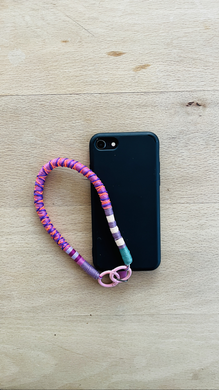 Kısa Telefon İpi – Çok Amaçlı Telefon Askı