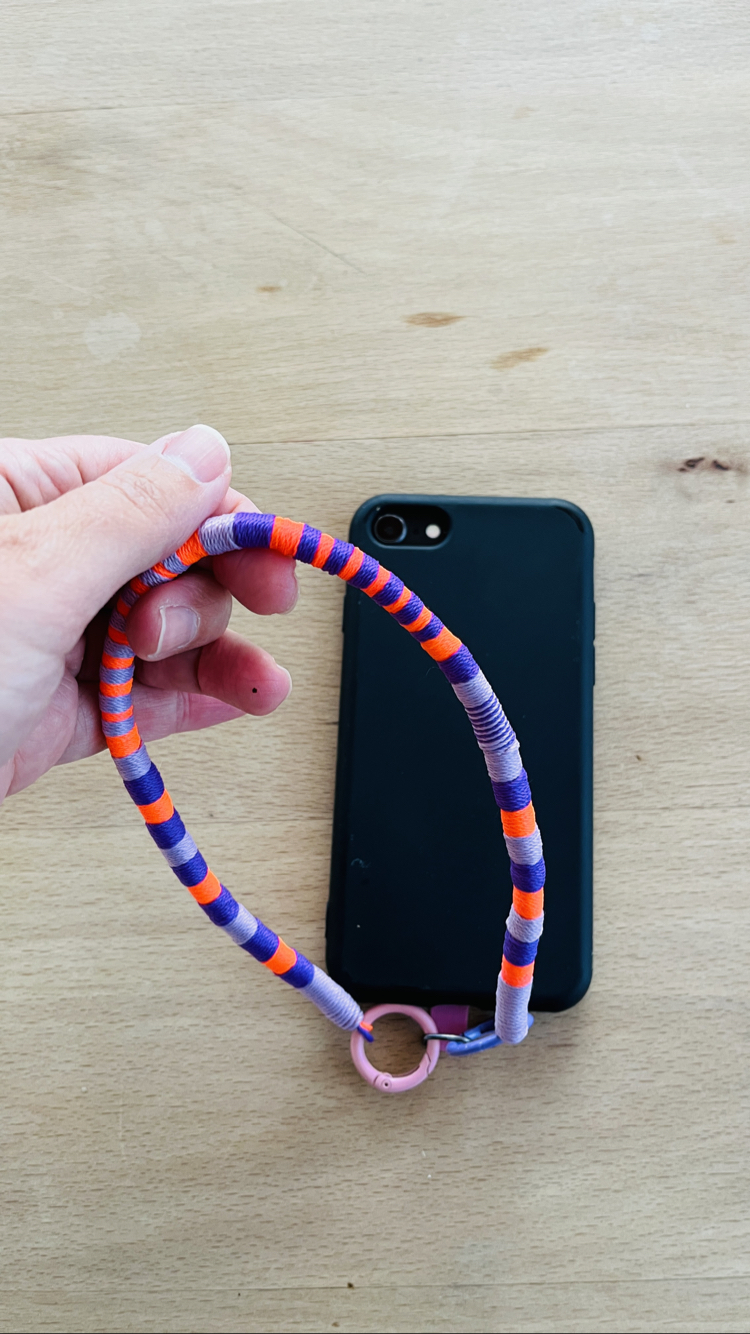 Kısa Telefon İpi – Çok Amaçlı Telefon Askı
