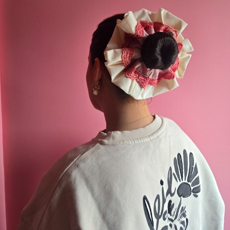 Rosyruffle Scrunchie (Lace)