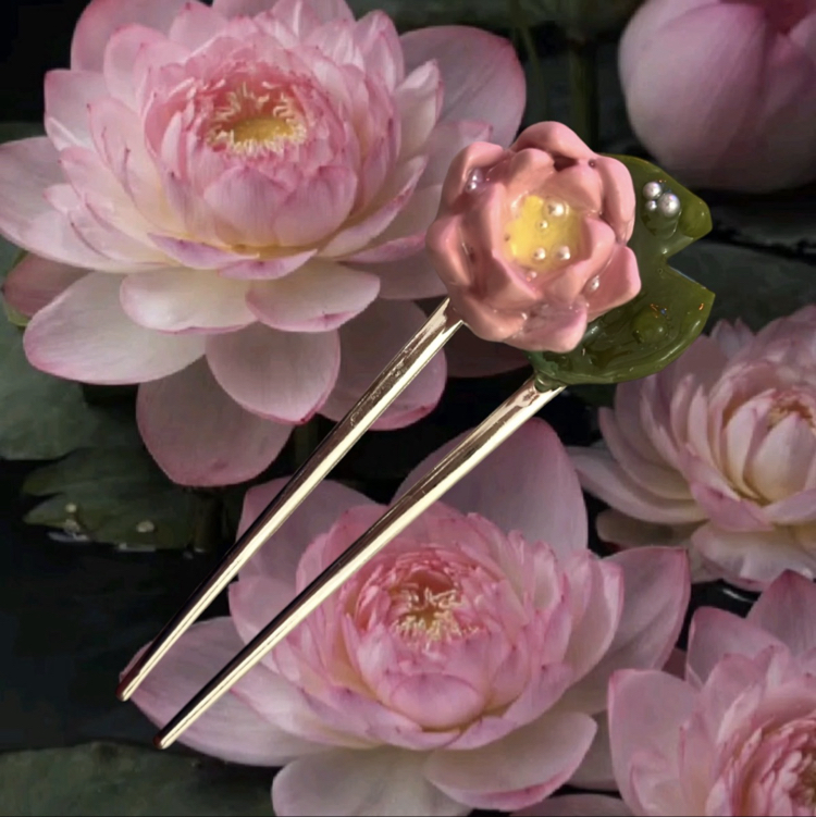 lotus french pin
