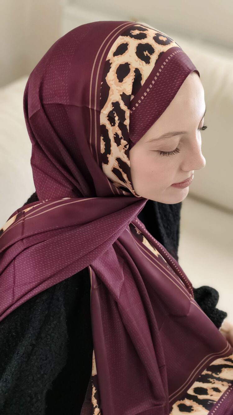 Leopar Desenli İpeksi Vual Şal