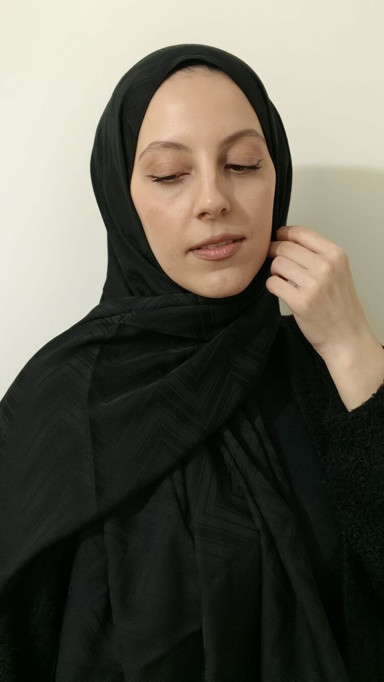 Zikzak Desenli Siyah Jakar Şal