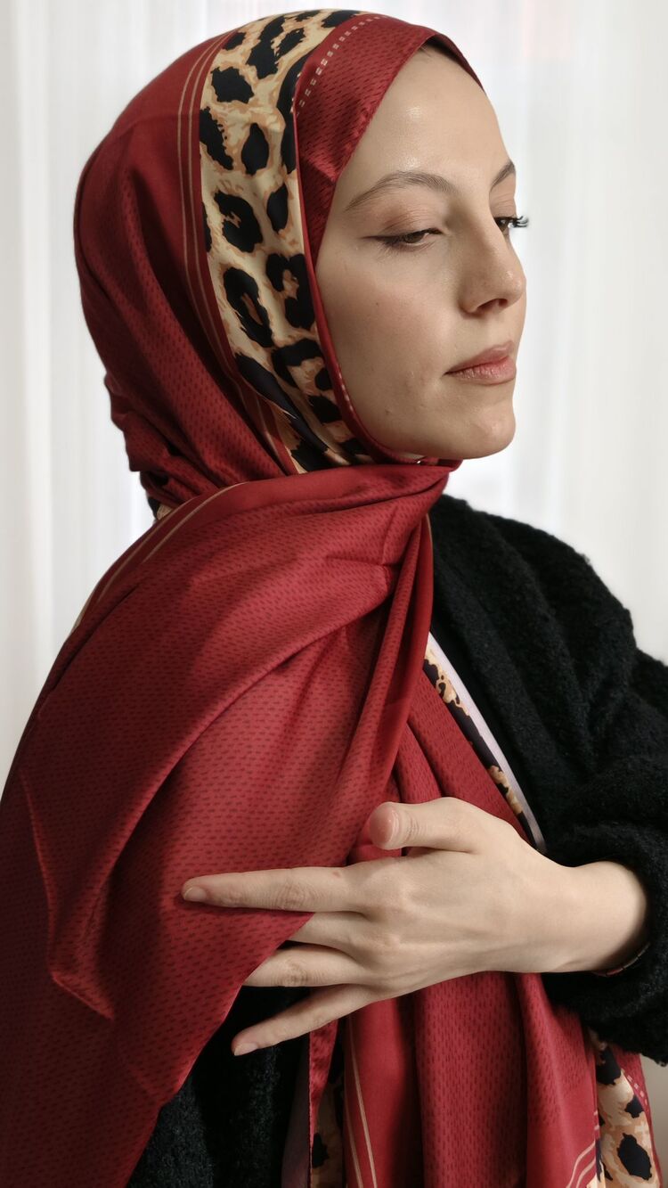 Leopar Desenli İpeksi Vual Şal