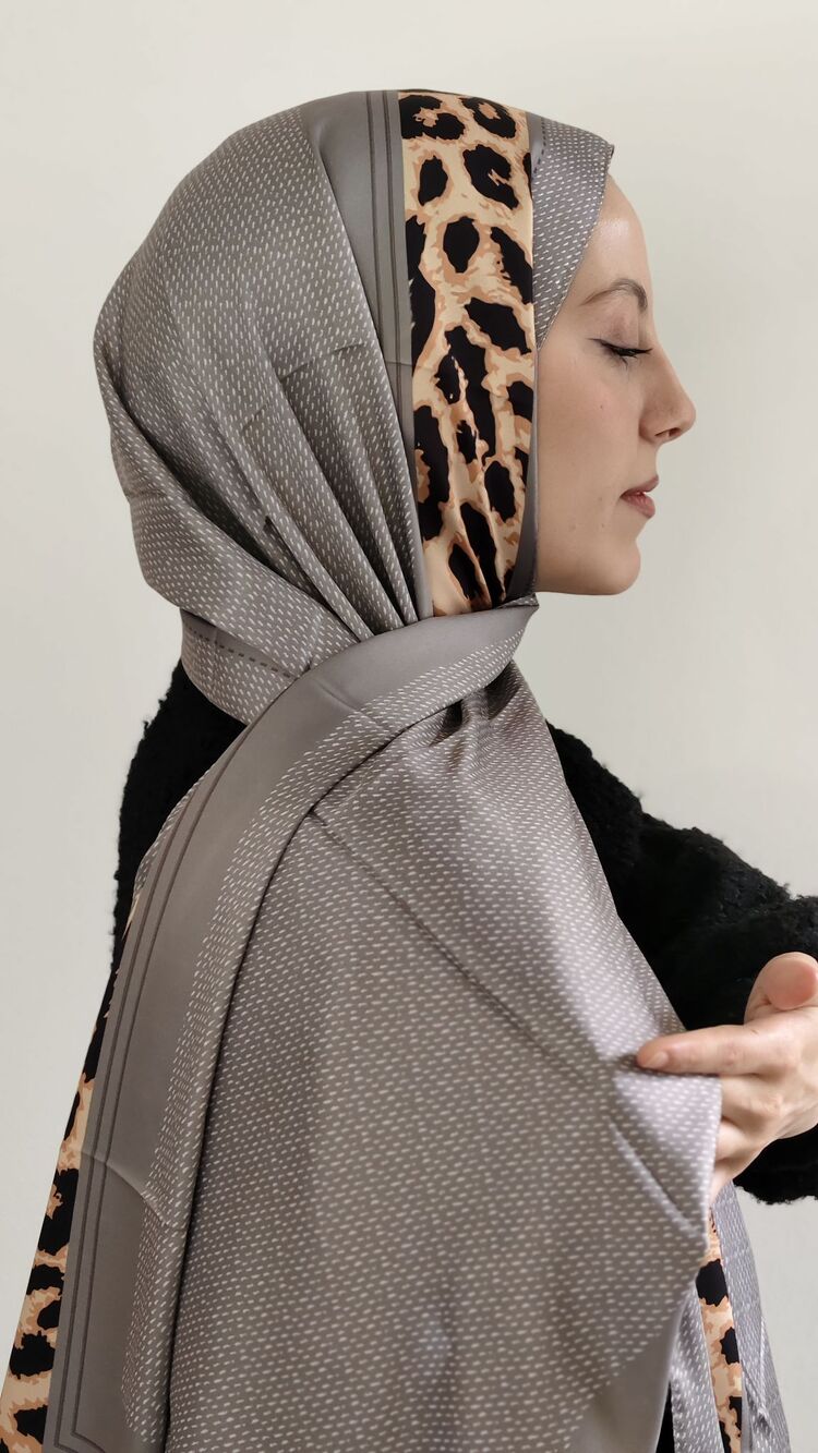 Leopar Desenli İpeksi Vual Şal