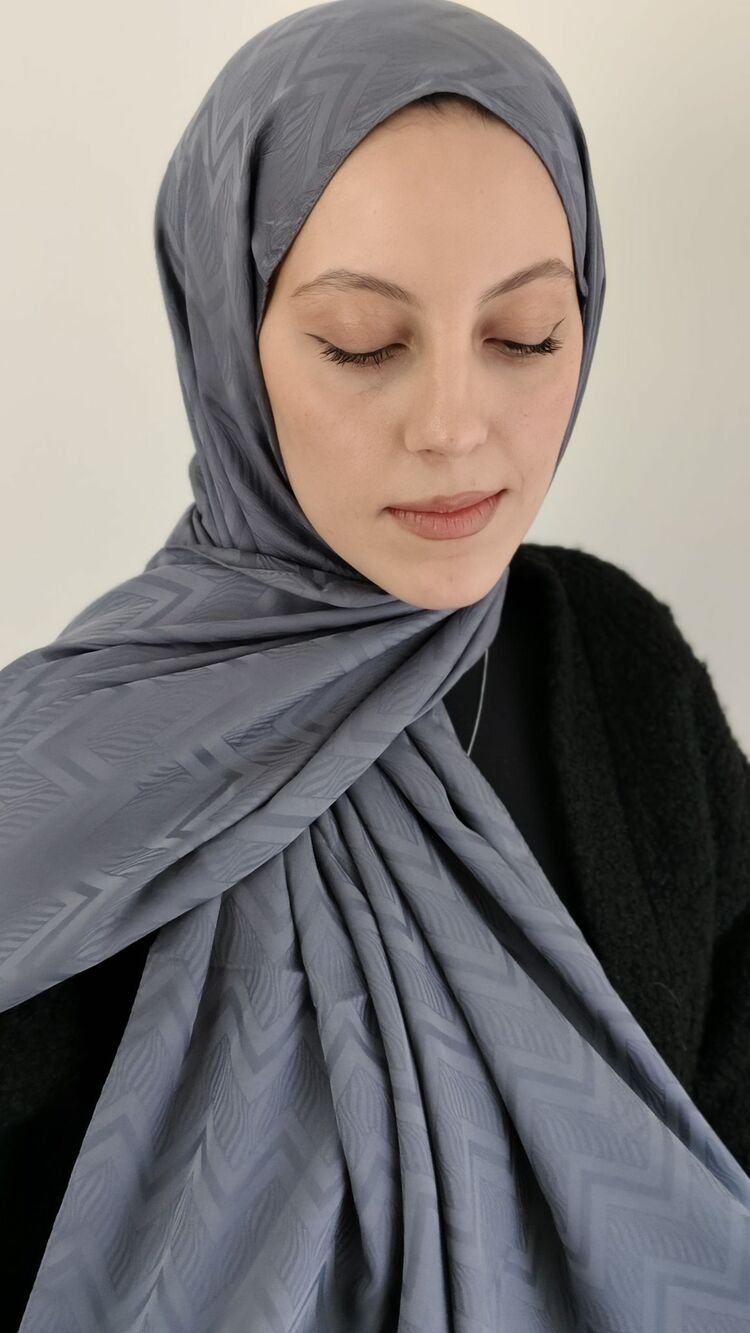 Zikzak Desenli Füme Jakar Şal