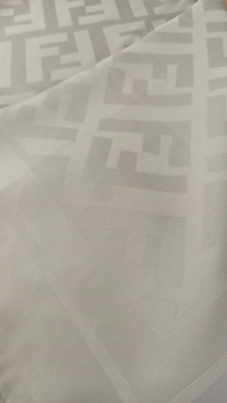 Fendi Gümüş Jakar Eşarp 