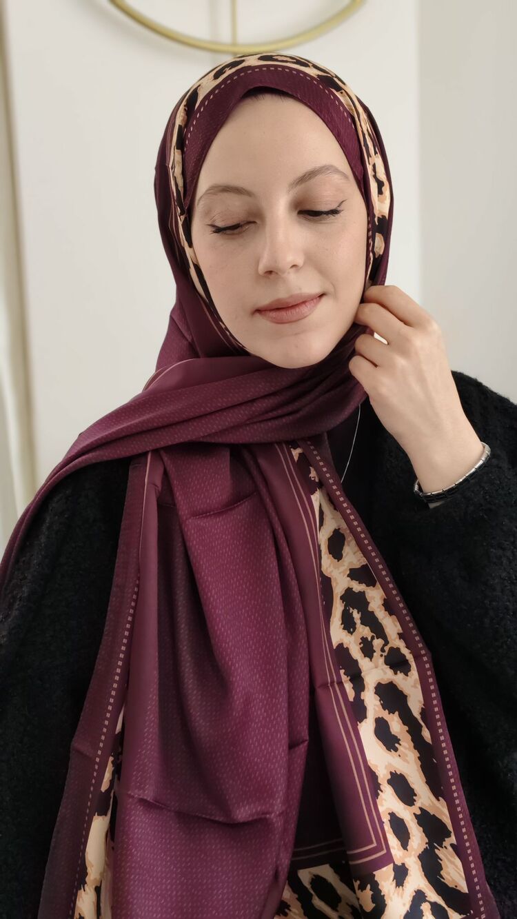 Leopar Desenli İpeksi Vual Şal