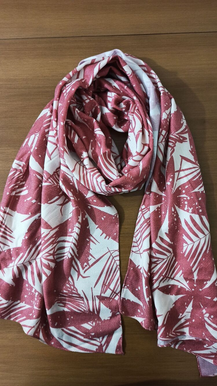 Yaprak Desenli Pembe Atkı Şal