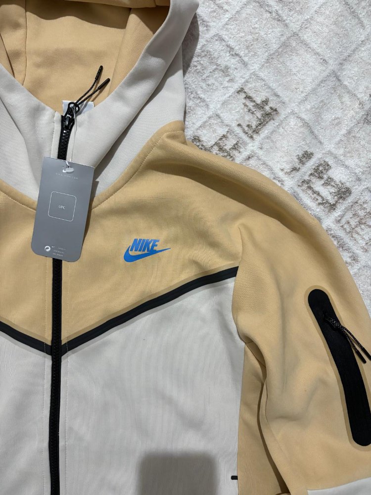 Nike Tech Fleece Full-Zip Hoodie
