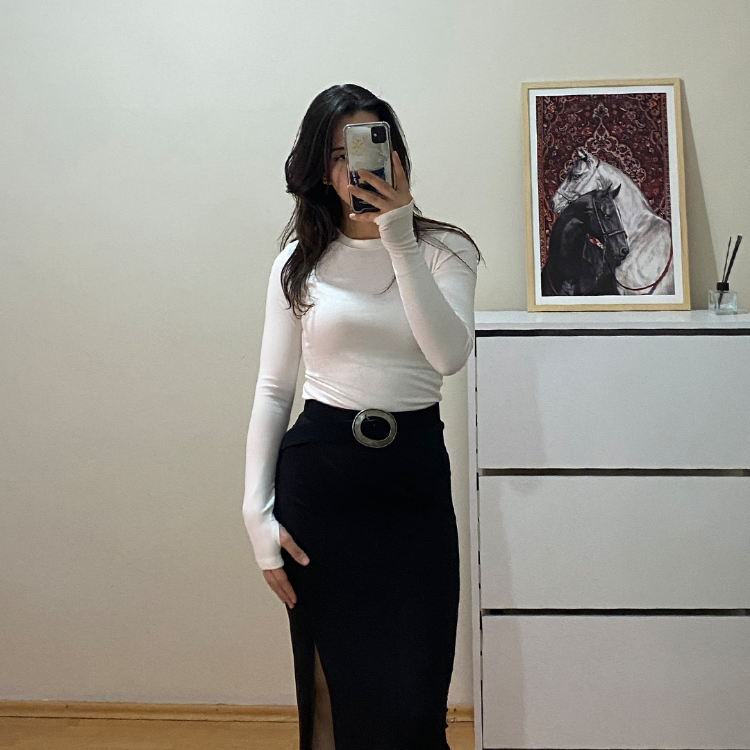 Beyaz Bisiklet Yaka %95 Pamuk Bluz (Oysho Kumaş)