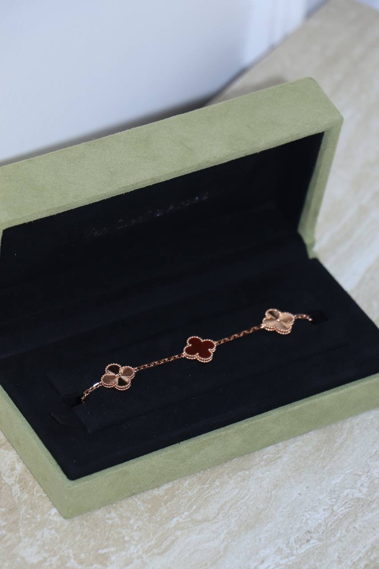 VCA ROSE GOLD BORDO