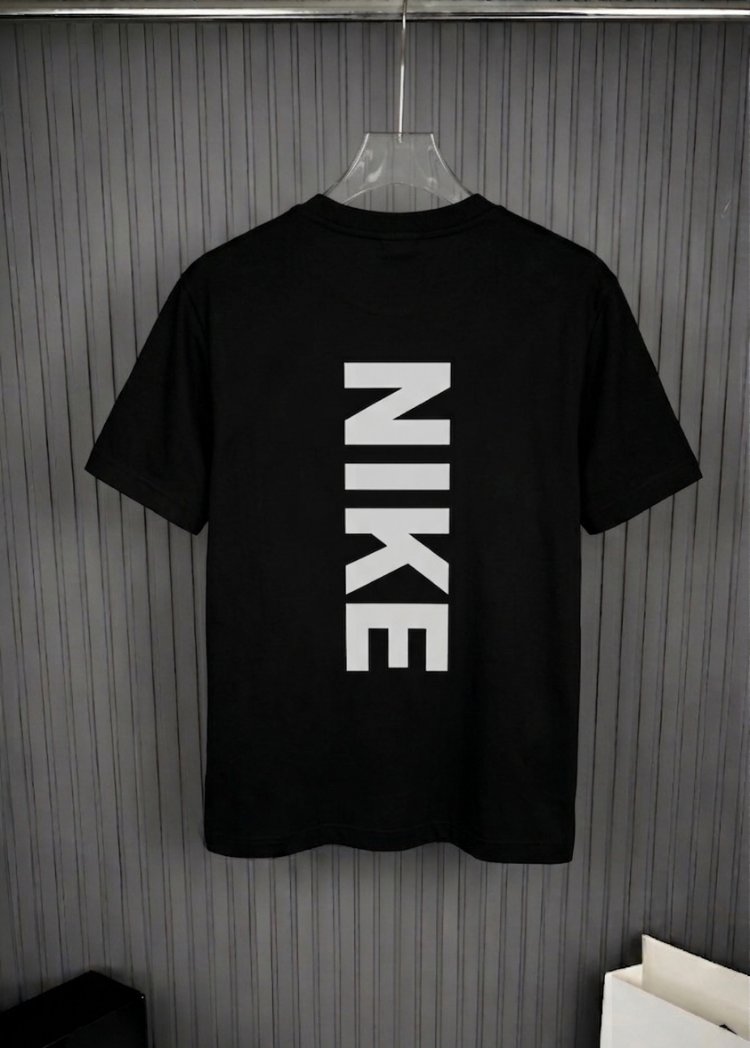 Nike Arka Ve Ön Baskılı Siyah Tişört 