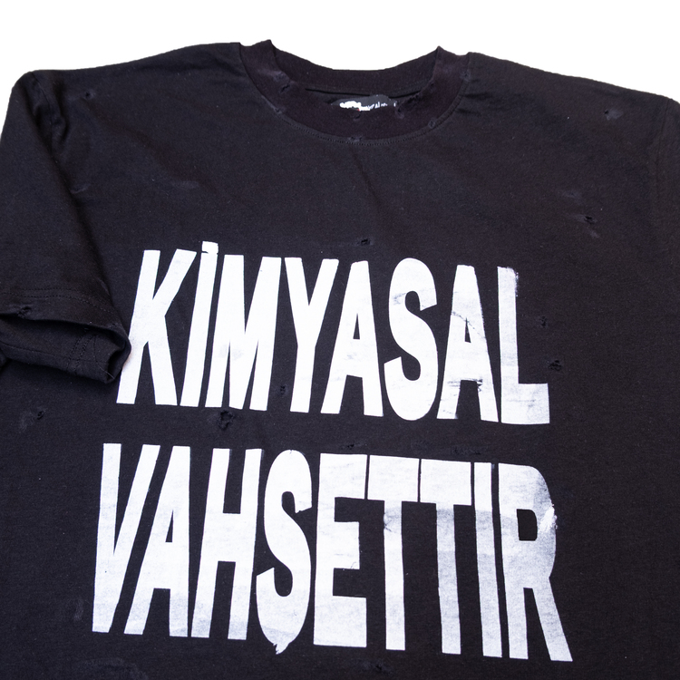 “Kimyasal Vahşettır” Distressed Black Tee