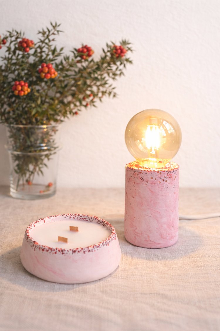 ​Rose & Red Marble Lamba