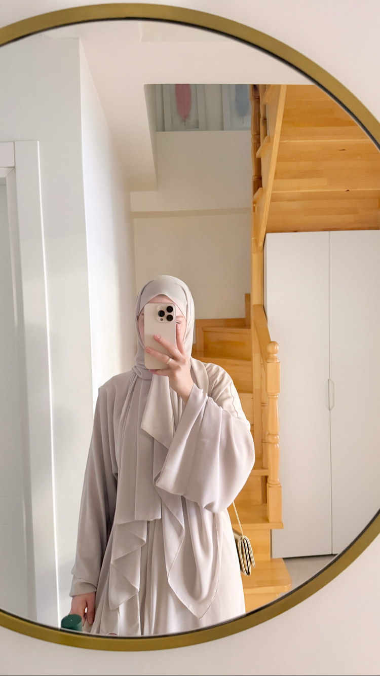 Noura Şallı Abaya Taş