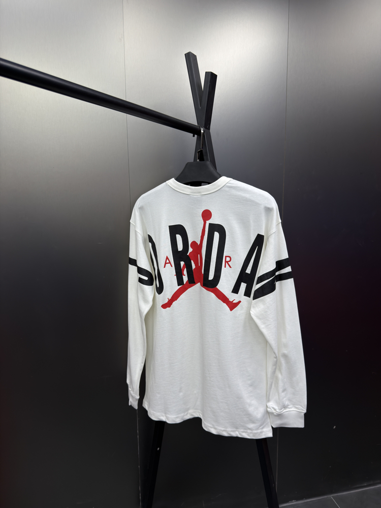 Jordan ‘GRAPHIC’ Oversize Uzun Kollu T-Shirt Beyaz JD-818