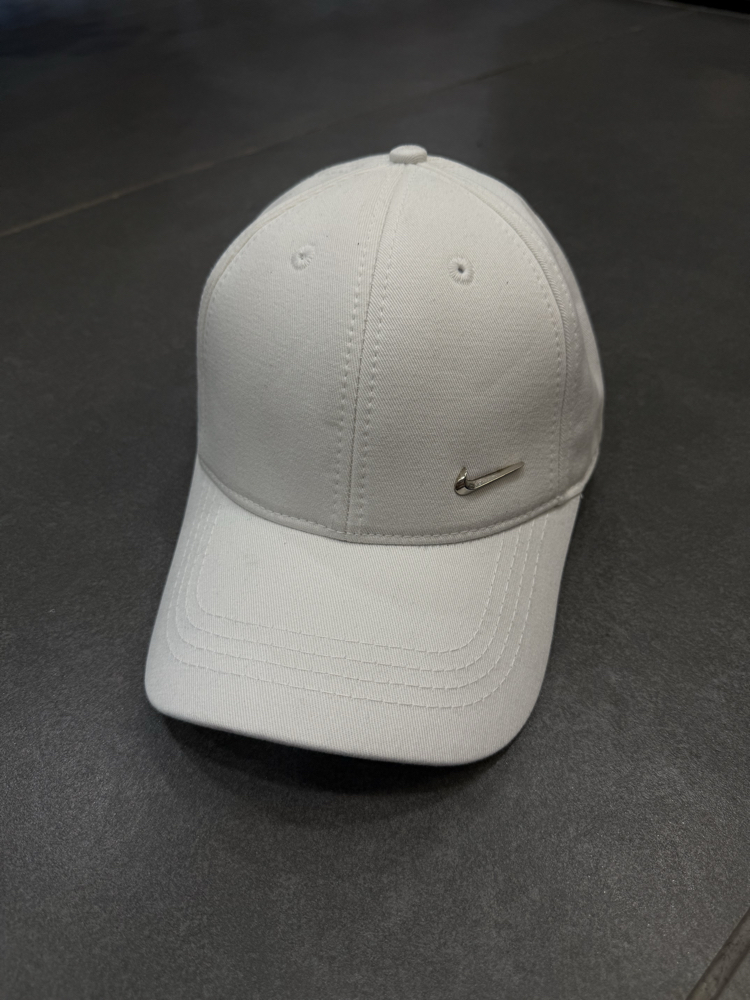 Nike Logo Şapka Beyaz