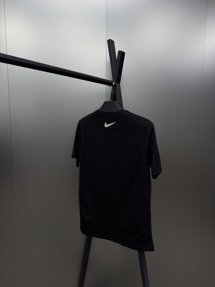 Nike ‘GRAPHIC’ T-Shirt Siyah NK-290