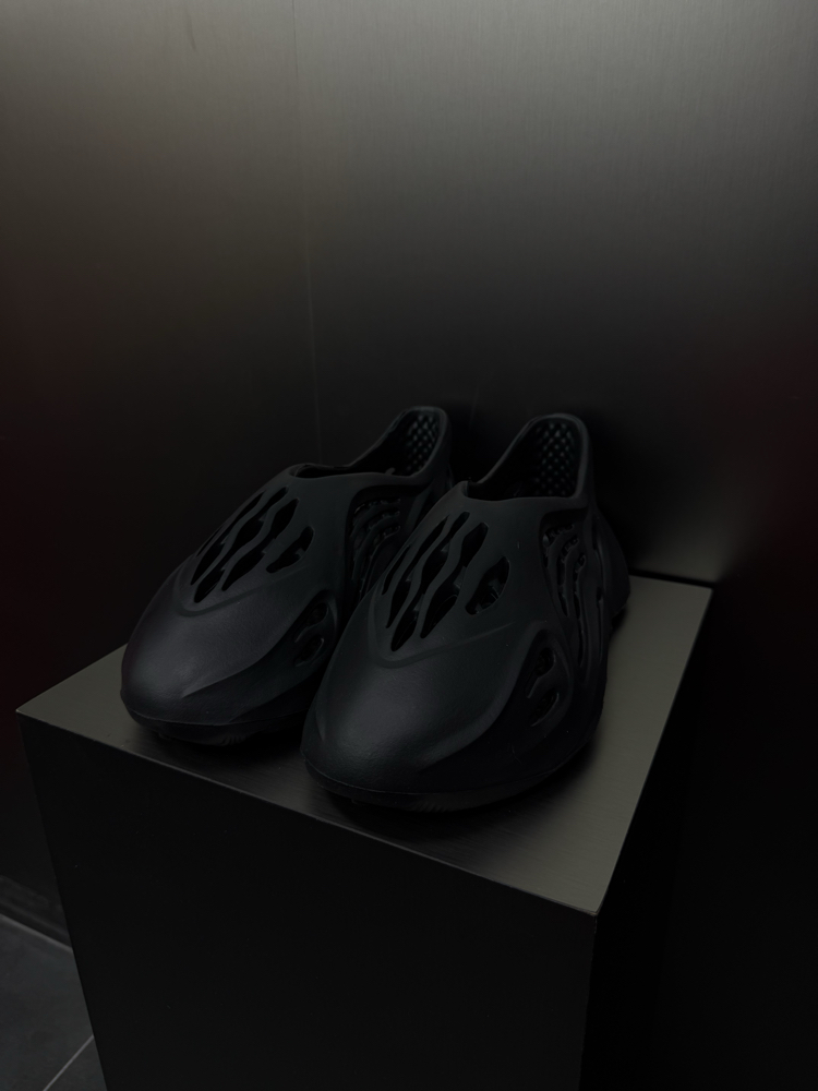 Adidas Yeezy Foam Runner Onyx ‘Black’