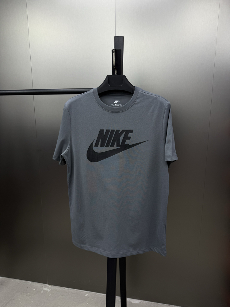 Nike ‘LOGO’ T-Shirt Füme NK-152