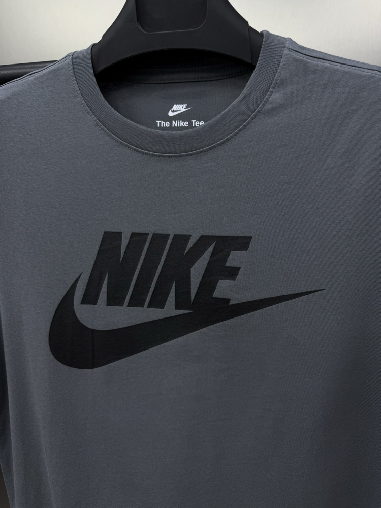 Nike ‘LOGO’ T-Shirt Füme NK-152