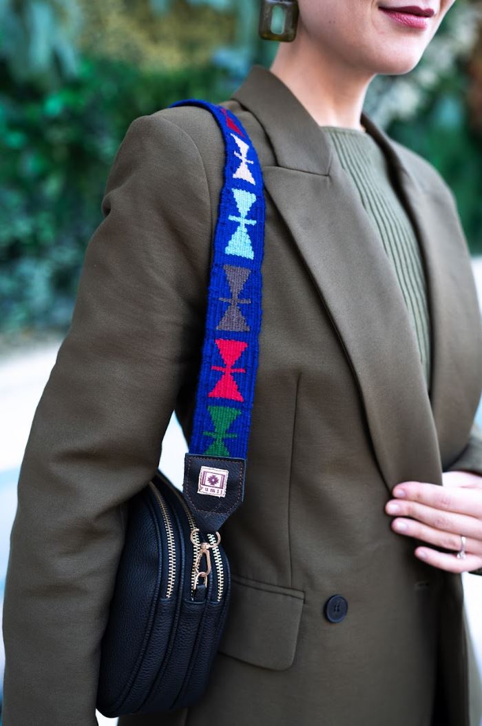 Kelebek Motifli El Dokuması Kilim Çanta Askısı – Saks Mavisi