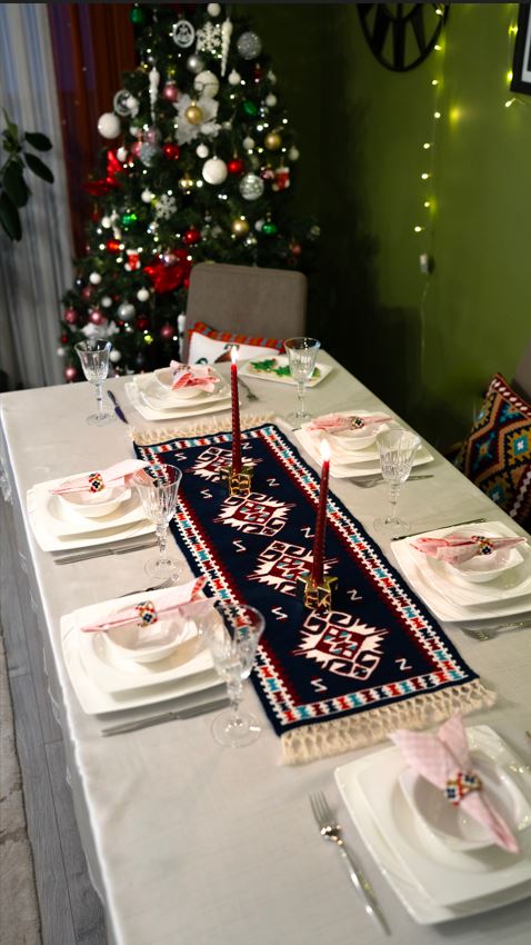 Gülsarya Desenli El Dokuması Kilim Runner