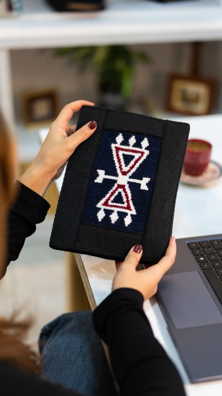 Saç Bağı Motifli El Dokuması Kitap – Defter – Ajanda Kılıfı