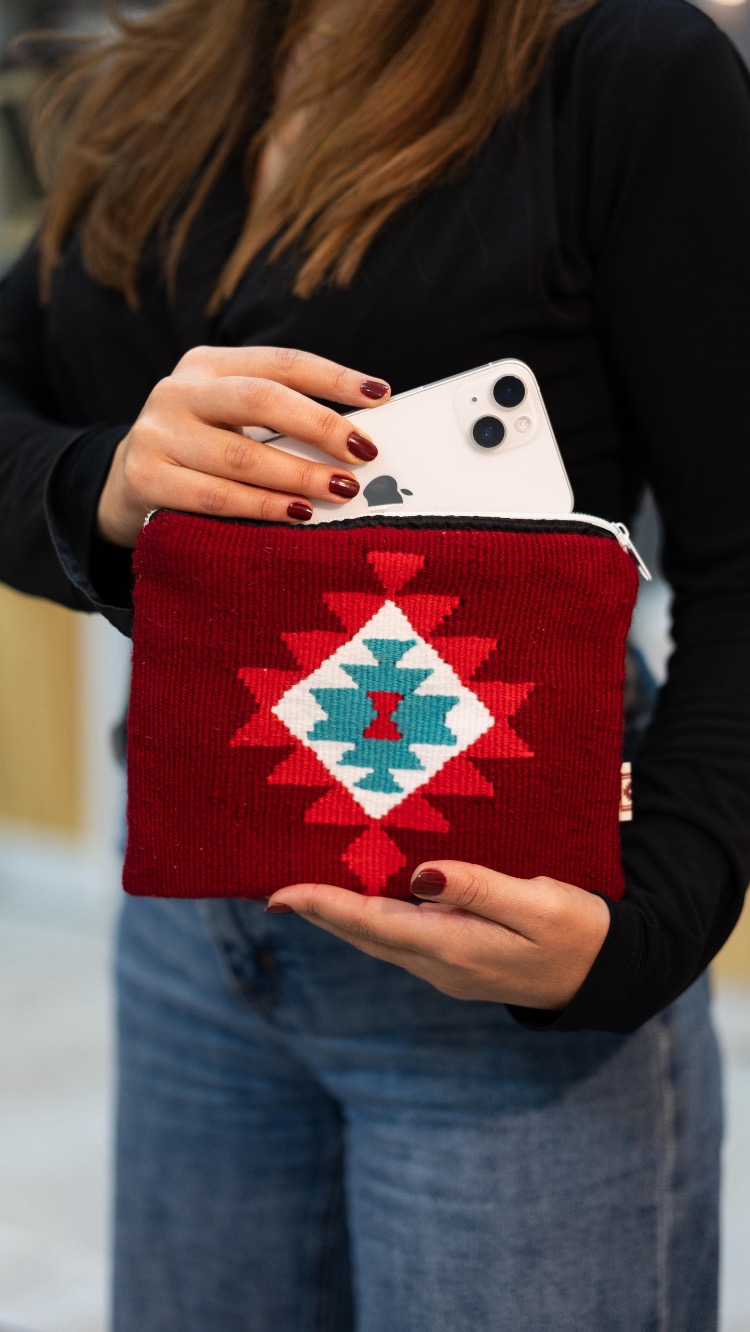 Hanımeli Koleksiyonu – Yıldız Motifli Mini Clutch / Kırmızı Cüzdan