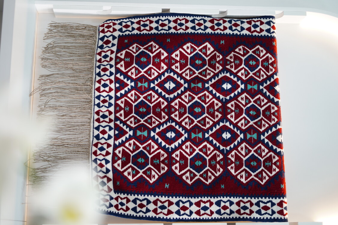 Akrep Motifli Kilim