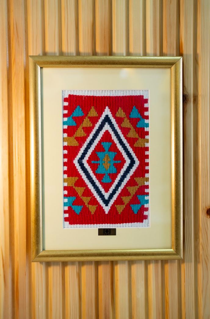 Yıldız Motifli El Dokuması Kilim Tablo