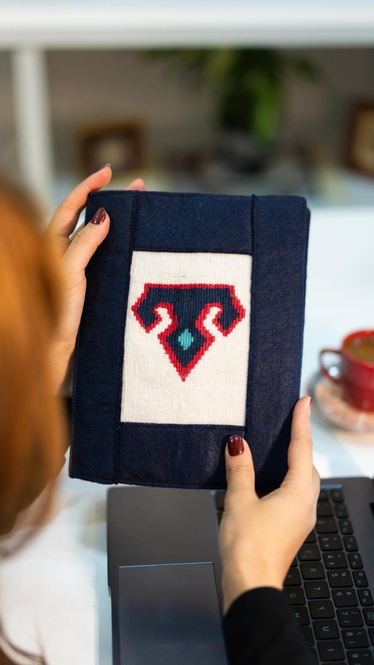 Koç Boynuzu Motifli El Dokuması Kitap – Defter – Ajanda Kılıfı